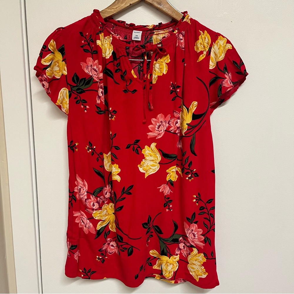 Old Navy Red Floral Tie-Front Short Sleeve Blouse